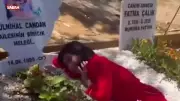 Bahar Candan Kardeşi Nihal'in Mezarında Gözyaşlarına Boğuldu