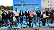 Bahçelievler'de 4 bin 100 çocuğa bisiklet dağıtıldı