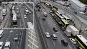 Bahçelievler'de arıza yapan otobüs trafiği felç etti