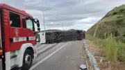 Balıkesir'de Yolcu Otobüsü Devrildi: 38 Kişi Yaralandı
