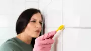 Banyo Derzlerindeki Küflenmeye Son: Dakikalar İçinde Kurtulun
