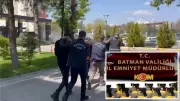 Batman'da 2 Araçta 13 Tabanca Ele Geçirildi, 3 Gözaltı
