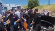 Batman'da feci kaza: Otomobil istinat duvarına çarptı, 5 yaralı