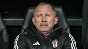 Beşiktaş'ta Olağanüstü Toplantı: Sergen Yalçın'ın Geleceği Masada