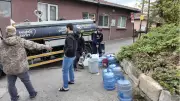 Beykoz'da 4 gündür su kesintisi: Mahalleli bidonlarla kuyruğa giriyor