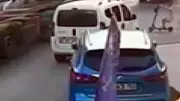 Beylikdüzü'nde 11 yaşındaki çocuk skuterla tırın altında kaldı