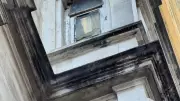 Beyoğlu'nda yürürken başına cam düştü: 7 dikiş