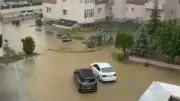 Bilecik'te sağanak yağış sele neden oldu, caddeler göle döndü