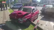 Bursa'da kavşakta 4 araç çarpıştı: 1 ölü, 4 yaralı