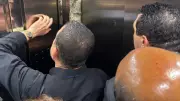 CHP heyeti Gaziantep'te asansörde mahsur kaldı