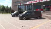 CHP'de iki lüks minibüs satışa çıkarıldı: Üzerlerine 'haram' ifadesi yazıldı