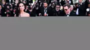 Demi Moore Cannes'da Kırmızı Halıda Göz Kamaştırdı