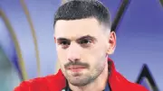 Demiral'dan Şehit Ailelerine Jest