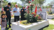 Şehit anneleri Anneler Günü'nde evlatlarının mezarı başında dua etti