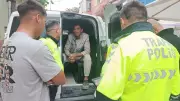 Ehliyetsiz ve alkollü sürücü semt pazarına daldı