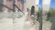 Esenyurt ve Avcılar'da kentsel dönüşüm yıkımı sırasında binalar çöktü