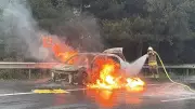 Esenyurt'ta Seyir Halindeki Otomobil Alev Alev Yandı