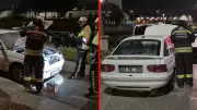 Eskişehir'de akaryakıt istasyonu önünde araç alev topuna döndü
