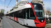 Fatih'teki yangın T1 tramvay hattında seferleri etkiledi