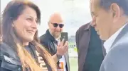 Galatasaray Başkanı Özbek'ten bayrağı yerden kaldıran taraftara teşekkür