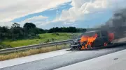Gaziantep'te seyir halindeki otomobil alev alev yandı