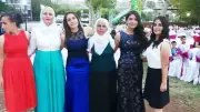 Gülistan Doku'nun ailesiyle düğün fotoğrafı ortaya çıktı