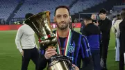 Hakan Çalhanoğlu’ndan gelecek açıklaması: İtalya’da mutluyum, bakalım ne olacak