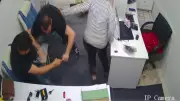 Hatay'da döviz bürosuna silahlı saldırı: Dehşet anları kamerada