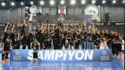 Hentbolda şampiyon Beşiktaş kupasını aldı