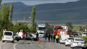 Kayseri'de Hafif Ticari Araç ile Otomobil Çarpıştı: 1 Ölü, 2 Yaralı