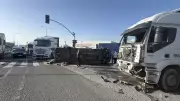 Kocaeli'de işçi servisi ile tır çarpıştı: 1 ölü, 7 yaralı