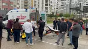 Kozan'da hafif ticari araç motosiklete çarptı: 2 yaralı