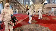 Kurban Bayramı Öncesi Fatih Camii Gülsuyu ile Yıkandı