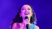 Melike Şahin'in Karnı Burnunda Sahne Performansı Tepki Çekti