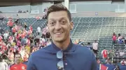 Mesut Özil 3. Kızı Elisa İçin 50 Kurban Bağışladı