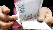 Milyonlarca Emekliye Çifte Ödeme: Maaş ve Bayram İkramiyesi Hesaplara Yatıyor