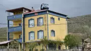 Niğde'nin Köyünde Karadeniz'i Aratmayan Tutku: Çatıdaki Anadol Kamyonet