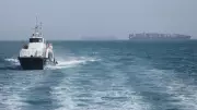 İran'dan Hürmüz Boğazı'nda geçişler için izin şartı ve askeri gemilere tehdit