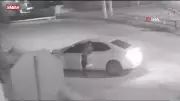 Reyhanlı'da otomobil bahçe duvarına çarptı: O anlar kamerada