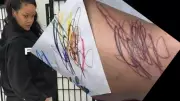 Rihanna Çocuklarının Karalamalarını Bacağına Dövme Yaptırdı