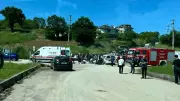 Sakarya'da hafif ticari araç ile otomobil çarpıştı: 5'i ağır 8 yaralı