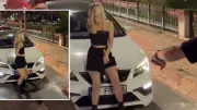 Sakarya'da Trafikte Dans Eden Kadına 30 Bin Lira Ceza