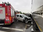 Sakarya'da yangın ihbarına giden itfaiye aracı zincirleme kazaya karıştı: 4 yaralı