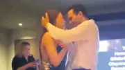 Serenay Sarıkaya ve Mert Demir'den Romantik Dans