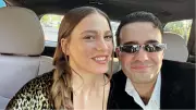 Serenay Sarıkaya ve Mert Demir'den Romantik Otomobil Pozu