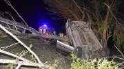 Sivas'ta ağaca çarpan otomobil devrildi: 1 ölü, 4 yaralı