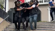 Üsküdar'da kundaklama girişimi: Çete üyesi kendini yaktı