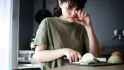 Soğan Doğrarken Gözyaşı Dökenlere Müjde! Mum Yöntemiyle Gözler Yaşarmıyor