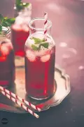 Soda ile Gelen Serinlik: Yaz Sıcaklarında Ferahlama Rehberi