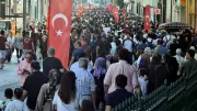 İstanbul'da Bayram Yoğunluğu: Sahiller, Tarihi Mekanlar ve Millet Bahçeleri Doldu Taştı